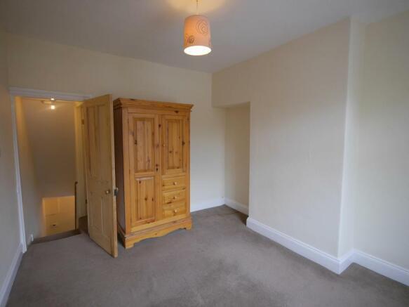 2 bed Terraced to rent Image 5