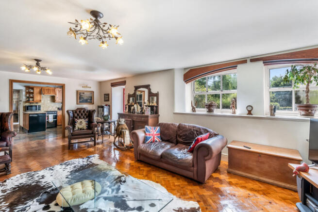 3 bed Detached for sale Image 10