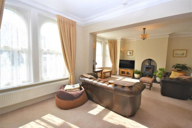 Living room 2