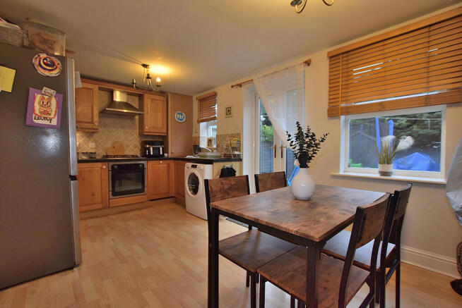 3 bed Semi-Detached for sale Image 4