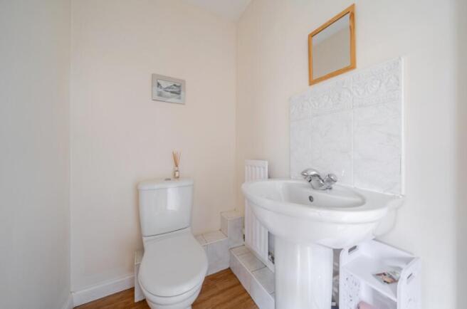 4 bed Link Detached House for sale Image 12