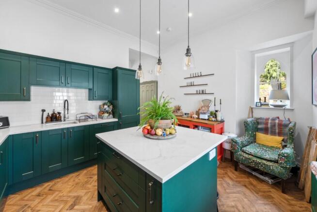 3 bed House for sale Image 4