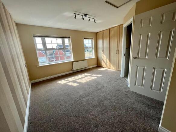 3 bed Town House for sale Image 10