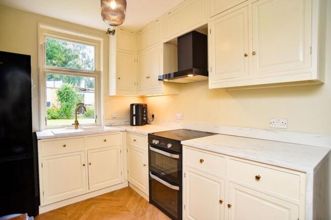 3 bed Semi-Detached for sale Image 4