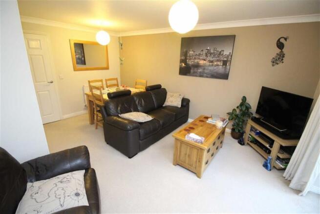 Lounge/Dining Room