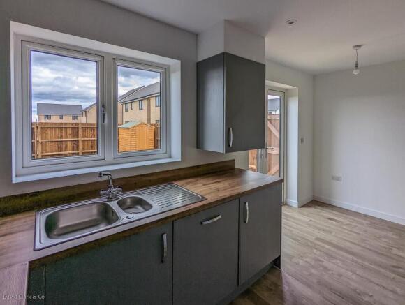 Kitchen 2.jpg