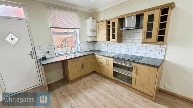 2 bed Terraced to rent Image 5