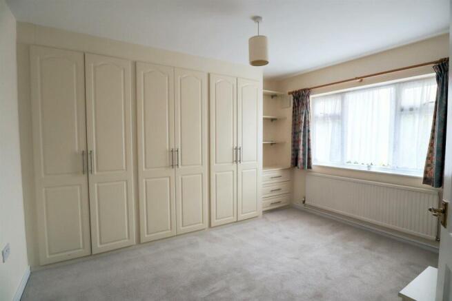 Bedroom 1.jpg