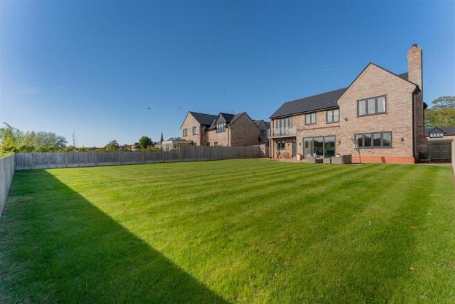 Stables Close, Thornton Hough, Wirral photo 4