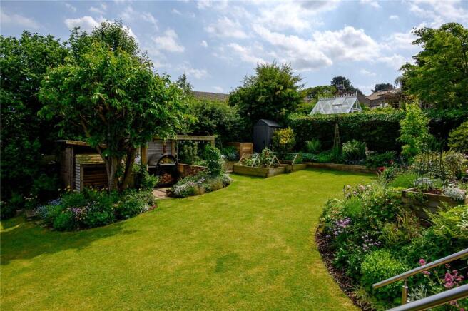 4 bed Detached for sale Image 3