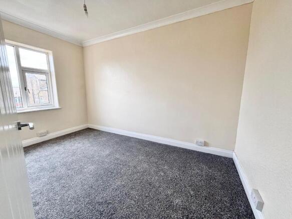 2 bed End of Terrace to rent Image 11