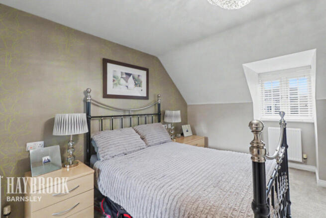 3 bed Semi-Detached for sale Image 11