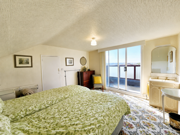2 bed Flat for sale Image 10