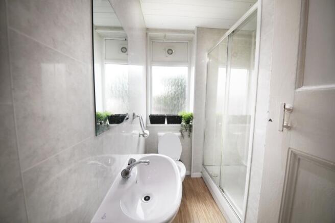 6 bed Semi-Detached to rent Image 9