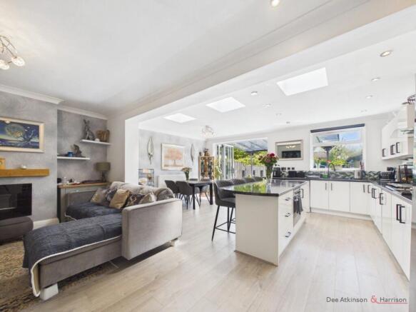 Open Plan Ktichen/Dining/Living Area