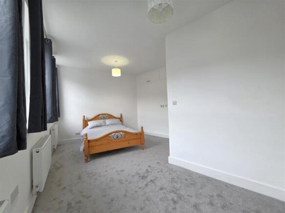 1 bed Maisonette to rent Image 5