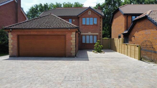 Lakeside Court For Sale
