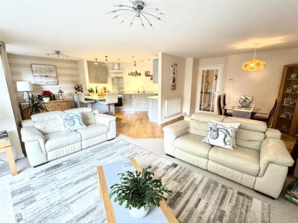 Open Plan Kitchen Lounge Diner