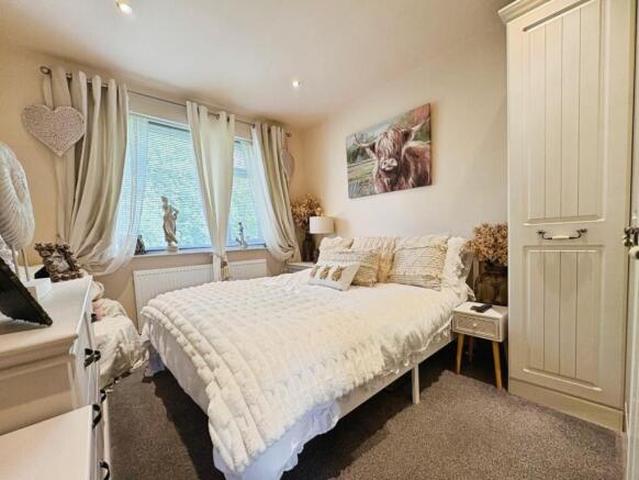 2 bed Apartment for sale Image 10