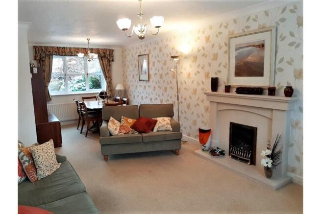 Lounge/Dining Room