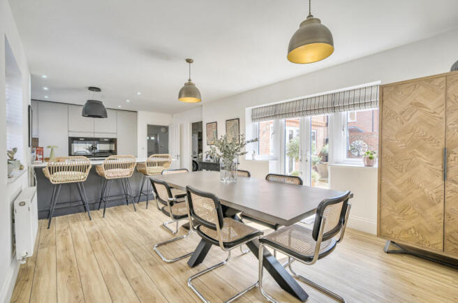 1349323-43-68befc...