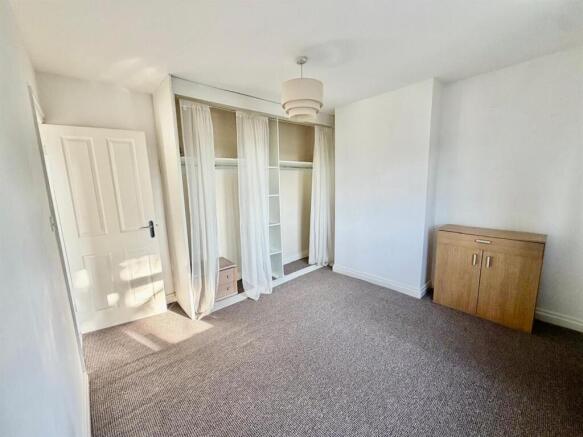 3 bed Semi-Detached for sale Image 12