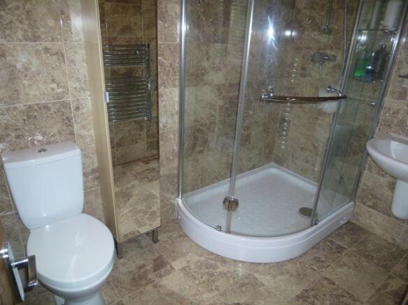 EN SUITE