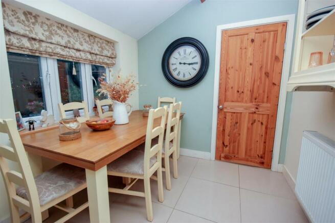 Breakfast Room.jpg