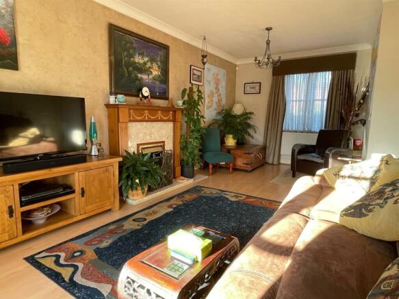 Lounge..jpg
