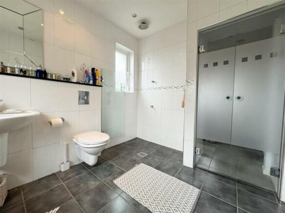 FAMILY WET ROOM