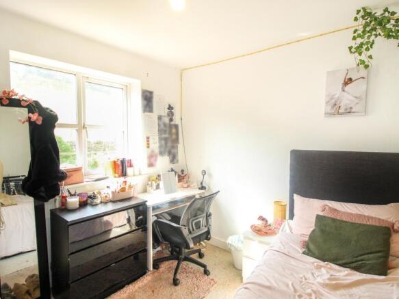 3 bed Town House for sale Image 8
