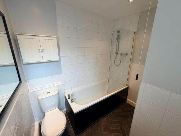 2 bed House to rent Image 8