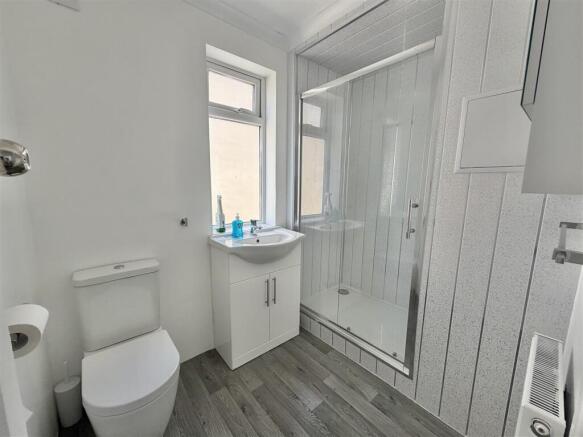 SHOWER ROOM