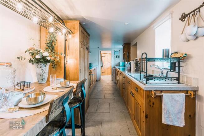 3 bed Barn Conversion to rent Image 8