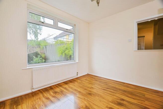 3 bed Semi-Detached for sale Image 8