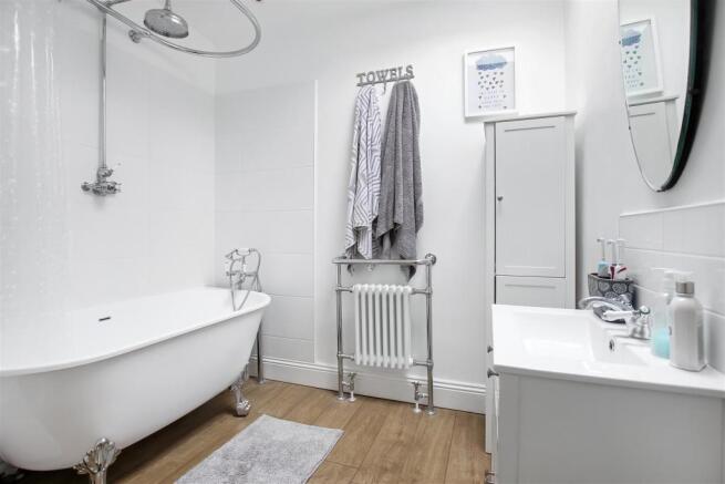 Bathroom.jpg