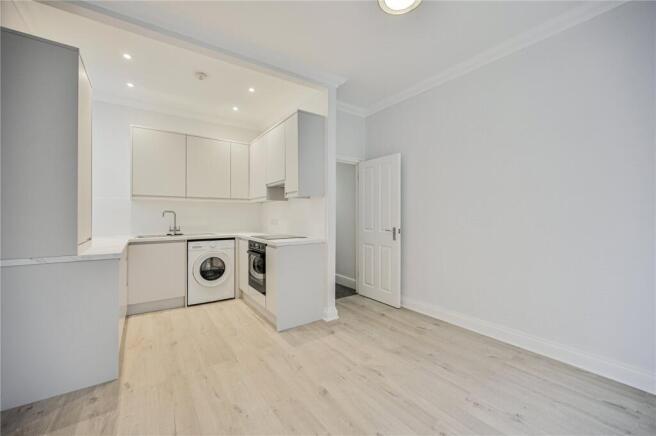 Sylvan Avenue, Wood Green, N22 photo 2