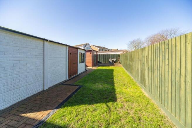 Sandringham Rise, Shepshed, LE12 photo 4