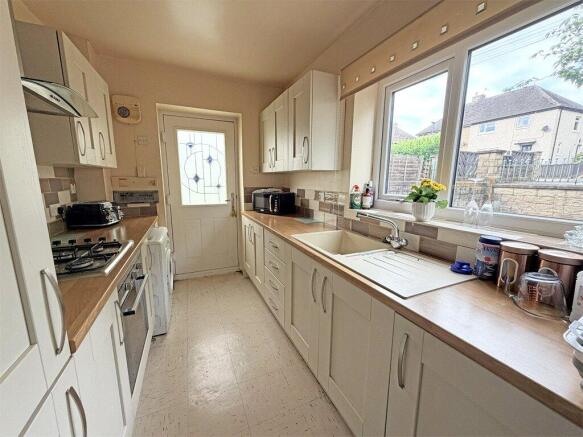 3 bed Semi-Detached for sale Image 2