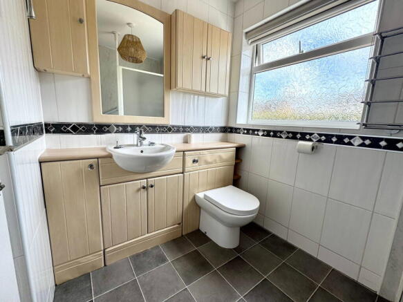 2 bed Semi-Detached Bungalow for sale Image 11