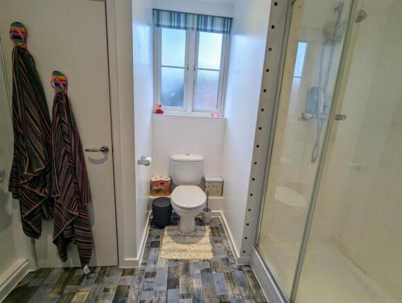 EN SUITE