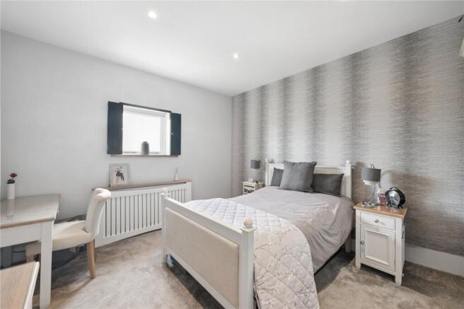 5 bed House for sale Image 12