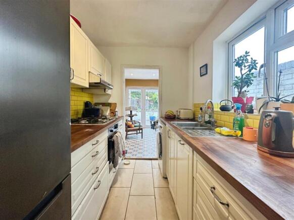 4013a2b2--44CA-B1E0-8975CA86E169-61138-000013E355A