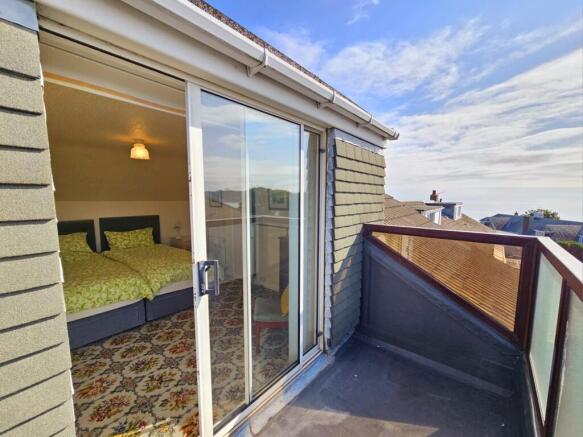 2 bed Flat for sale Image 12