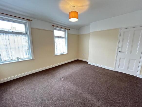 3 bed Terraced to rent Image 9
