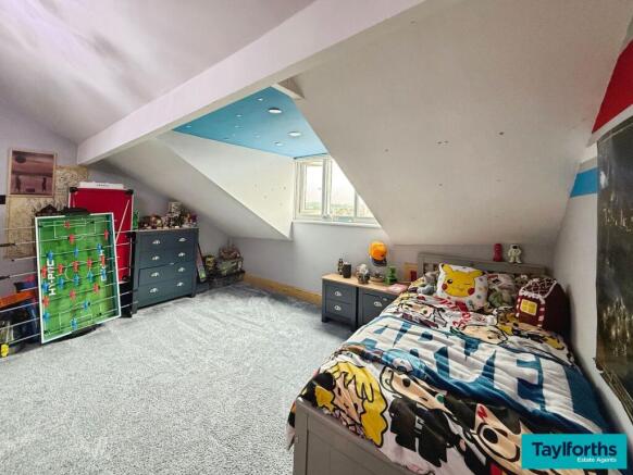 4 bed Terraced for sale Image 11