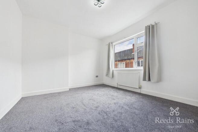 2 bed Terraced to rent Image 6