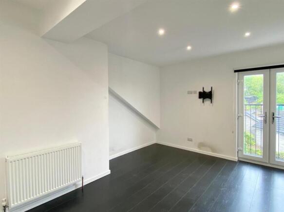 3 bed Terraced for sale Image 8