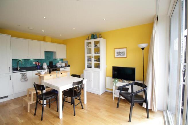 Kitchen/reception