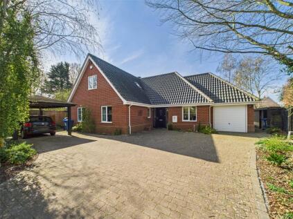 Ballingdon Gardens, Sudbury, Suffolk, CO10